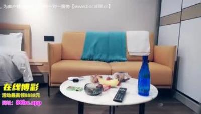 【三太子探花】极品美乳小姐姐身材一级棒 沙发茶几椅子玩出新花样