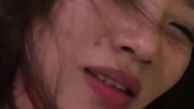 大骚逼淫妻，由浅笑到淫荡，吸吮着手指无套肏穴，嗷嗷叫！