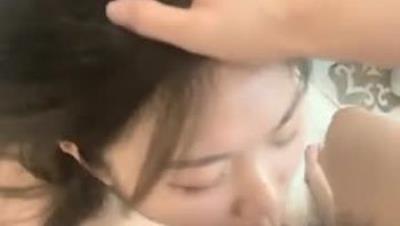 【小熊维尼呀】小情侣居家自拍 肤白貌美胸又大 跳蛋辅助达高潮 无套啪啪沉迷性爱快感