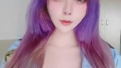 巨乳美女米可儿最新七月定制私拍 换装制服诱惑 玩弄爆乳粉穴 呻吟完美露脸