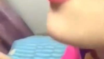 教师妈妈和儿子啪啪 儿子快干我 你是最棒的 以后一直你干我...妈妈最喜欢吃儿子的精子... 这对白太刺激了