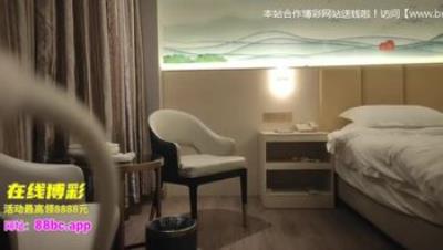 【小马寻花】漂亮小姐姐深夜赴约，粉胸翘臀，带来温柔细致的巅峰体验