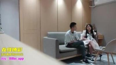 大海浪探花 肉肉身材花臂纹身少妇，互摸舔奶调情，抬起双脚正面抽插，扶着屁股后入撞击