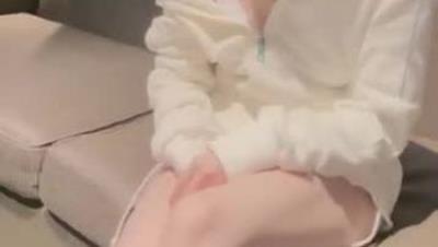 『 香 港 美 少 女 』 玩 偶 姐 姐 新 作 - 公 共 場 合 的 性 愛 樓 梯 啪 啪   中 途 來 人 被 打 斷