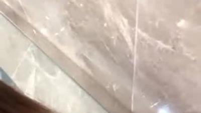 極 度 淫 騷 小 姐 姐 ， 坐 在 椅 子 上 雙 指 摳 入 拍 打 ， 爸 爸 操 我 呻 吟 騷 話 ， 插 著 震 動 棒 摩 擦 陰 蒂