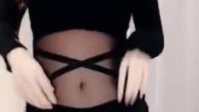 【虎牙福利】性感主播-李佳佳 火辣黑丝骚舞，两只奶头若隐若现，淫舞骚臀