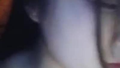 【户外裸奔女神】新一轮疫情来袭，路上没人正好野战，大桥下，草丛里，口交，啪啪，灌肠，撒尿，玩得就是心跳