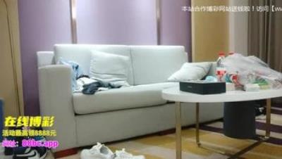 【牛屌探花】丸子头外围小姐姐，肤白貌美，黑森林骚水不断，近距离特写高潮表情欲仙欲死