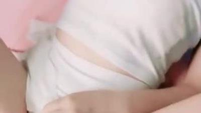 雙 馬 尾 技 校 妹 妹 ， “ 我 不 會 口 ， 你 不 要 打 我 呦 ， 趴 下 還 是 躺 下   ， 我 想 打 遊 戲 啦 啊 啊 啊 輕 一 點 我 不 要 啦 ” ， 太 極 品 