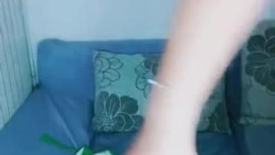 肉嘟嘟骚货出轨炮友，大屌猛汉握着两只大屁股就狠狠地抽插，客厅、厨房、后入式，肉感的啪啪声好诱人呀！