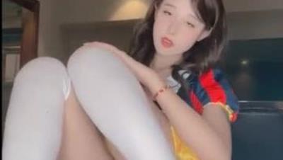 頂 級 身 材 COS圈 爆 乳 尤 物 【 奈 汐 醬 Nice】 情 趣 黑 絲 開 檔 丁 字 褲 陷 入 美 鮑   扭 動 蠻 腰 揉 搓 蜜 壺 攝 人 心 魄