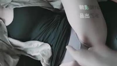 禦 姐 小 江 疏 影 【 多 乙 】 一 撮 性 感 陰 毛 舔 舐 美 穴 有 點 上 頭 ， 郊 外 車 震