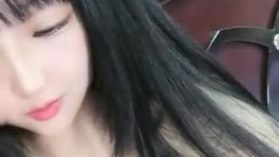 18歲 天 然 巨 乳 美 蘿 莉 ， 胸 部 發 育 完 美 ， 配 上 這 樣 的 蘿 莉 臉 ， 自 慰 天 秀 ， “ 啊 啊 啊 小 穴 被 插 紅 了 ” ！