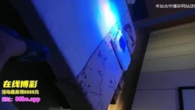 【 專 攻 良 家 少 女 】 深 夜 探 樓 鳳 ， 漂 亮 小 少 婦 ， 大 胸 膚 白 ， 任 勞 任 怨 ， 硬 不 起 來 又 撸 又 吹 ， 妩 媚 溫 柔 不 虛 此 行