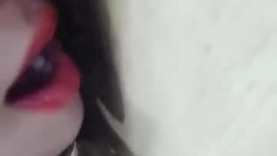 戶 外 裸 奔 女 神 ， 白 酒 灌 逼 、 現 場 喝 尿 ， 吃 精 液 ， 室 內 戶 外 兩 炮 ， 爽 歪 歪 ， “ 你 沒 有 戴 套 ， 不 要 內 射 呀 ， 我 怕 ” ！