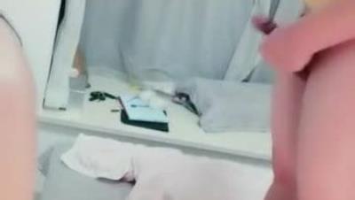 黑 絲 性 感 小 奶 貓 勾 搭 快 遞 小 哥 ， 風 騷 的 大 奶 子 ， 激 情 上 位 浪 蕩 呻 吟 表 情 好 騷