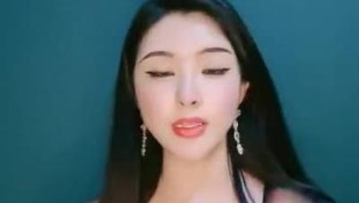 國 産 豪 乳 【 卡 戴 珊 】 ， 火 辣 腰 身 ， 風 情 挑 逗 ， 包 夜 2000， 坐 騎 炮 友 屌 上 ， 淫 騷 上 位 啪 啪 爽 不 停 ！