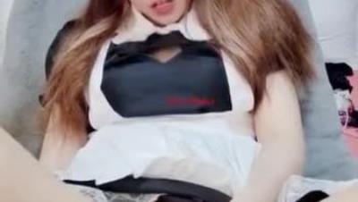 新 晉 極 品 露 臉 網 紅 女 神 【 小 奶 瓶 】 騷 話 劇 情 文 字 演 繹 拍 寫 真 輪 爲 小 母 狗 ， 各 種 換 裝 最 終 淪 爲 淫 蕩 肉 便 器