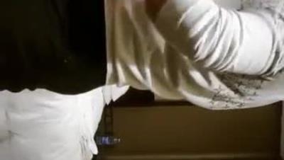 趙-總-極-品-尋-花-酒-店-深-夜-約-外-圍-翻-車-剛-脫-完-衣-服-玩-得-正-起-勁-就-收-到-警-察-查-房-的-短-信-女-的-還-傻-傻-問-爲-啥-查-房