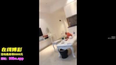 樣 子 純 純 卻 很 S的 嫩 嫩 小 美 女