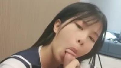 乖 巧 嫩 妹 酒 店 開