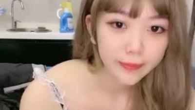 強 力 推 薦 女 仆 裝 花 臂 紋 身 頂 級 美 女 小 姐 姐