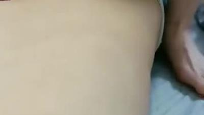 清 純 顔 值 大 姐 姐 叫 上 03年 炮 友 小 弟 ， 主 動 拔 下