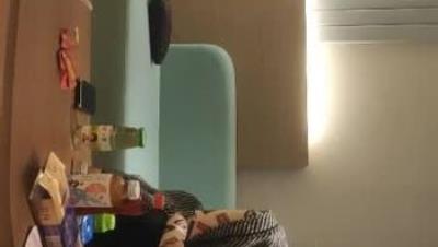 2021- 11- 16  一 支 百 威 喝 到 底 極 度