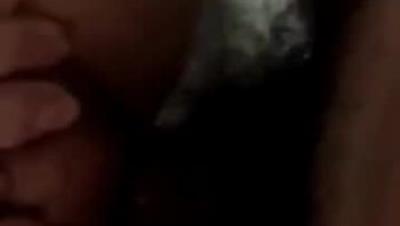 大 眼 睛 清 純 又 妖 媚 的 小 騷 貨