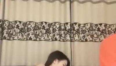 東 北 網 紅 女 神 極 品 肥 臀 ， 胸 有 有 點 小 激 情