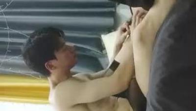 2021- 12- 13  《 麻 辣 王 子 》 約 C良 家 小 姑 娘 ， 豹 紋 內 褲 吊 帶 黑 絲