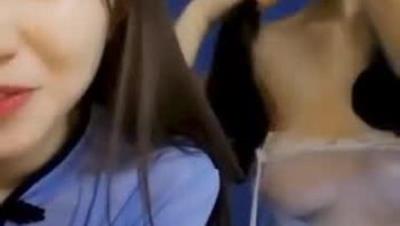 小 空 姐 紫 賢 和 眼 鏡 閨 蜜 ， 大 號 火 腿 腸 ， AV玩 具