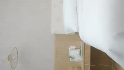 利 利 堅 辛 苦 兩 場 連 播 約 的 外 圍 兼 職 美 女