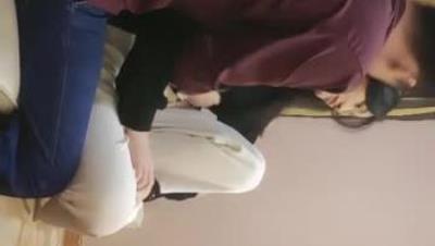 小 馬 丶 尋 花 氣 質 大 波 浪 外 圍 少 婦 ， 手 伸 進 內 褲