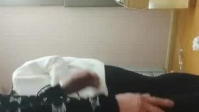 2021- 12- 29  《 用 利 抽 插 》 這 美 女 太 騷 了 ， 細 腰 白 嫩