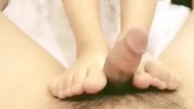 滿 背 紋 身 萌 萌 哒 雙 馬 尾 美 妞 ， 無 聊 和