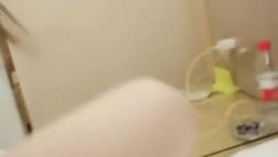 可 愛 又 帶 點 妖 豔 的 小 姐 姐 ， 蜜 桃 白 皙