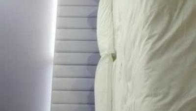 2021- 12- 26  《 用 力 抽 插 》 深 夜 約 操 甜 美 兼 職 妹 ，