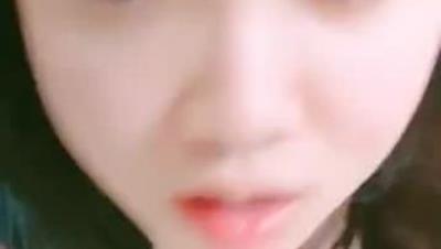 00後 兩 個 剛 播 蘿 莉 萌 妹 雙 女 大 秀 ， 年 齡 不 大 騷 的 很