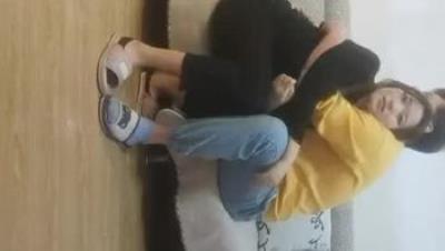 冒险雷探花约草超极品的小少妇颜值很高沙发上调情揉奶抠逼吃奶子对着镜头各种抽插爆草浪荡呻吟秒硬了