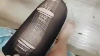 风骚学妹全程露脸激情啪啪黑丝情趣制服诱惑口交大鸡巴道具玩逼让小哥拽着辫子后入抓奶掐奶头上位