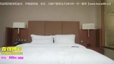 2021-06-22-小宝寻花大神探花牛仔裤少妇互摸舔奶镜头前口交硬了直接开操按住双腿抽插