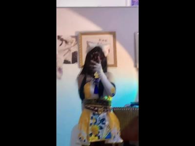 抖音很火的COS胡桃之前误删了重发一遍