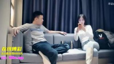 高价约操极品外围女神练舞蹈牛仔裤一字马颜值身材超级棒老哥馒头舔逼-爽的美女啊啊叫-深喉吃大屌