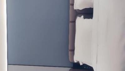 2021710周狂人爆操外围妹经纪介绍两个00后小妹苗条漂亮各有千秋