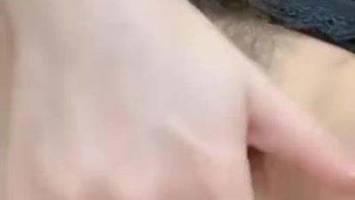 近日下海颜值女神极度风骚-撩下睡衣掏出奶子-翘起屁股给你看穴美女挺配合双指扣穴浪叫