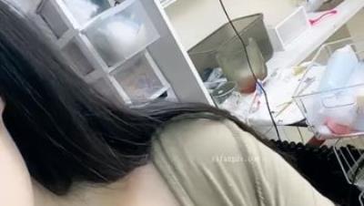 小骚骚 真淫荡 【06小朋友】貌似带姨妈被操 干出好多血液