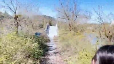 【绿帽实拍】带骚老婆逛景区玩刺激，偶遇单独路人，献妻给操满足我的绿帽愿望