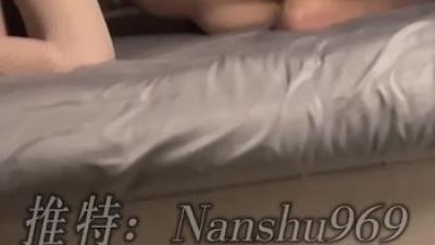 推特新晋泡良桩机，京城纹身肌肉壮汉「南叔」付费资源，北京女大，发情的狗卖力的口交，内心渴望着肉棒