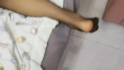 ❣️推荐❣️颜值嫩妹【九亿少男梦】第八弹，中年大叔的玩具，大长腿白虎嫩穴，口活干炮样样精通